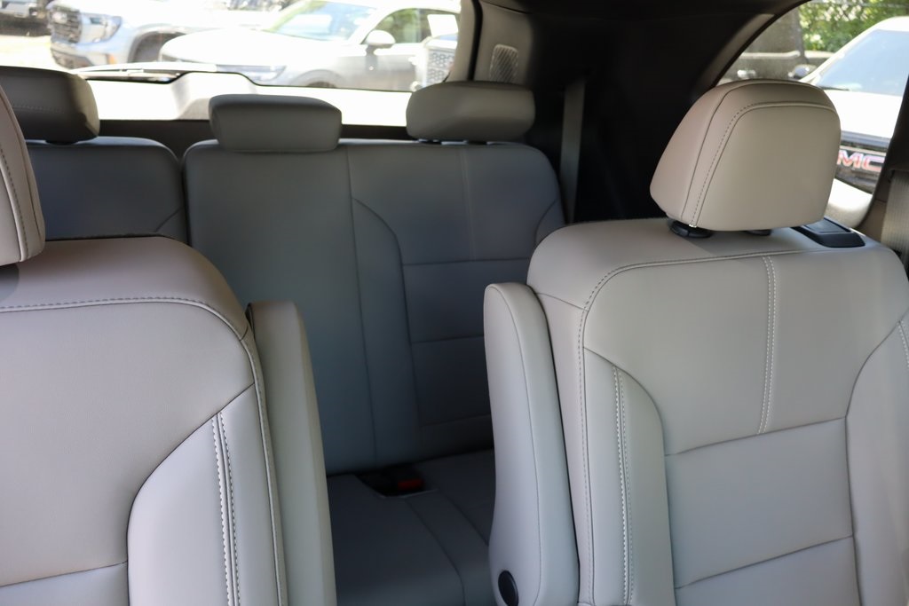 Vehicle image 19 of 23