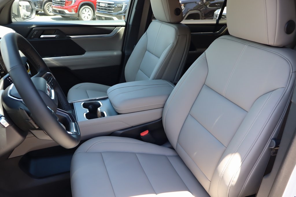 Vehicle image 8 of 23