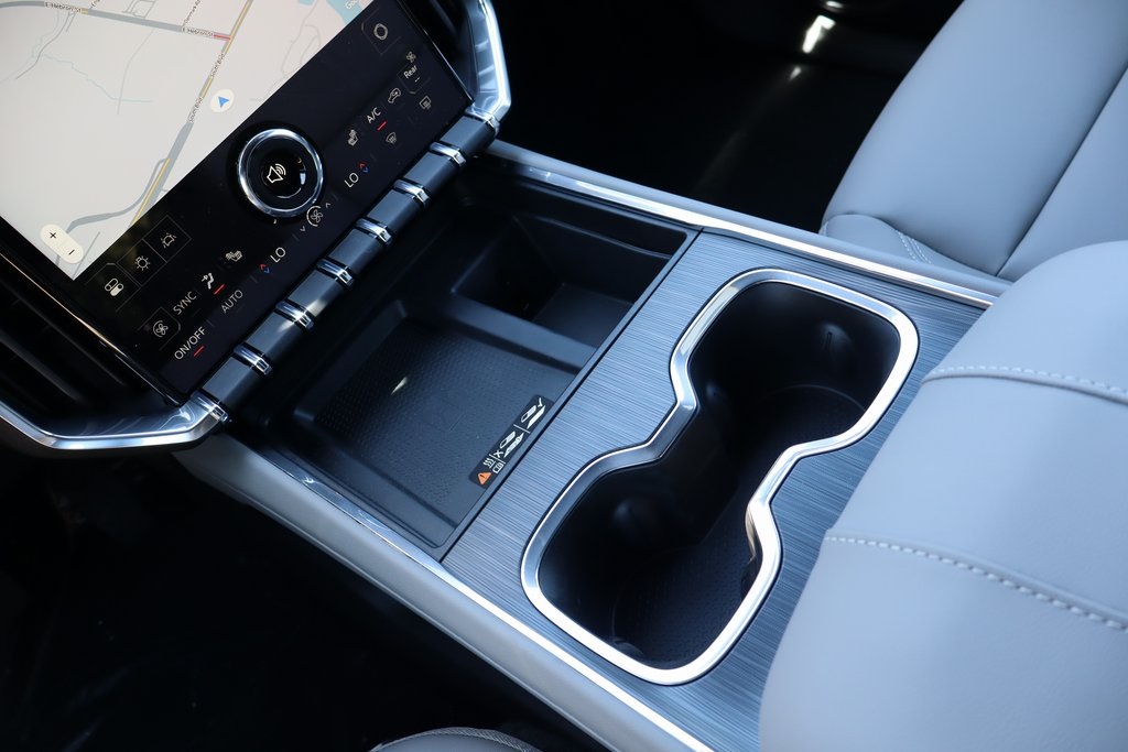Vehicle image 13 of 23