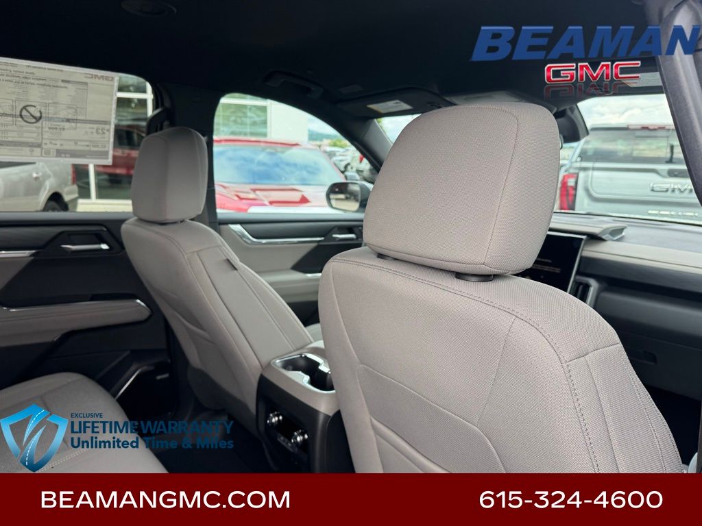 Vehicle image 26 of 32