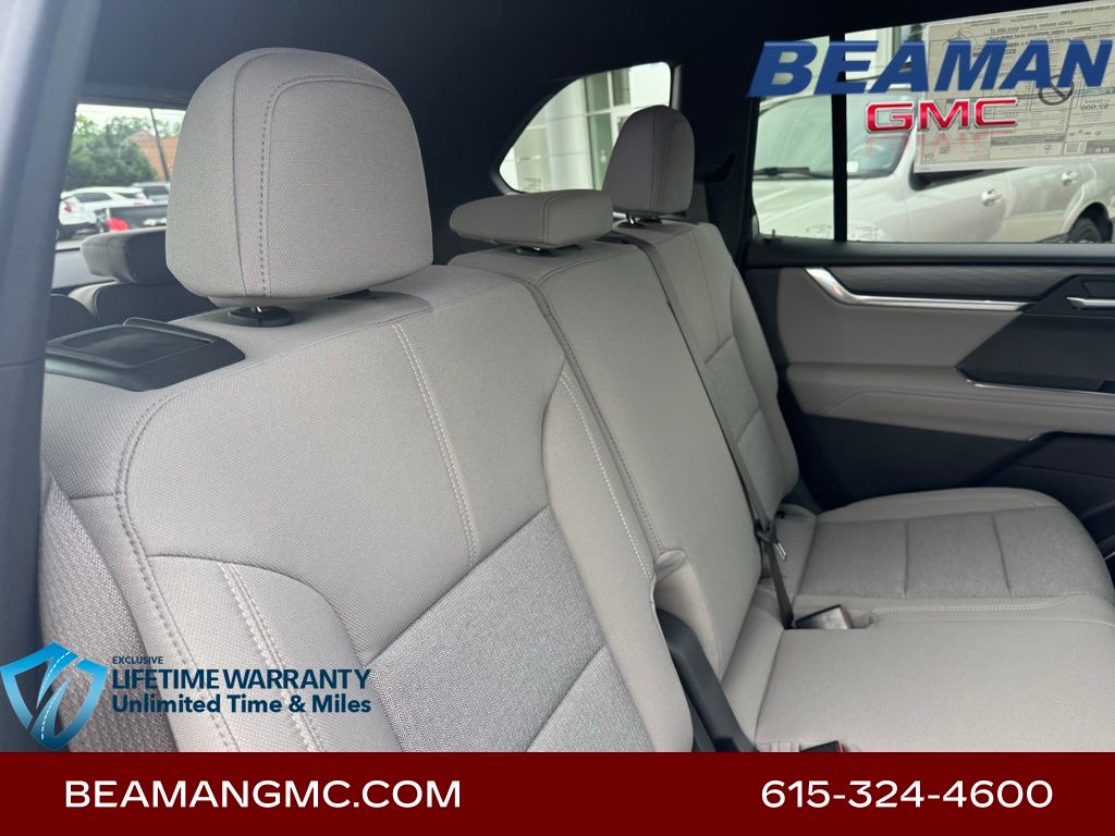 Vehicle image 27 of 32