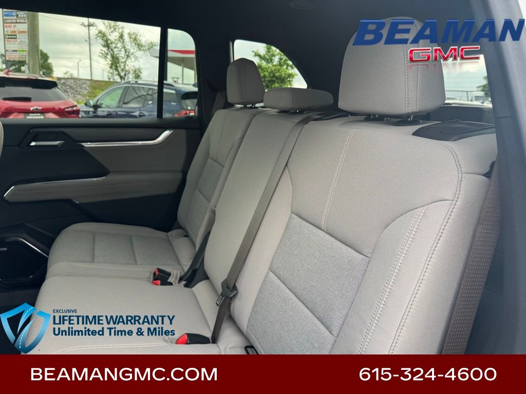 Vehicle image 28 of 32