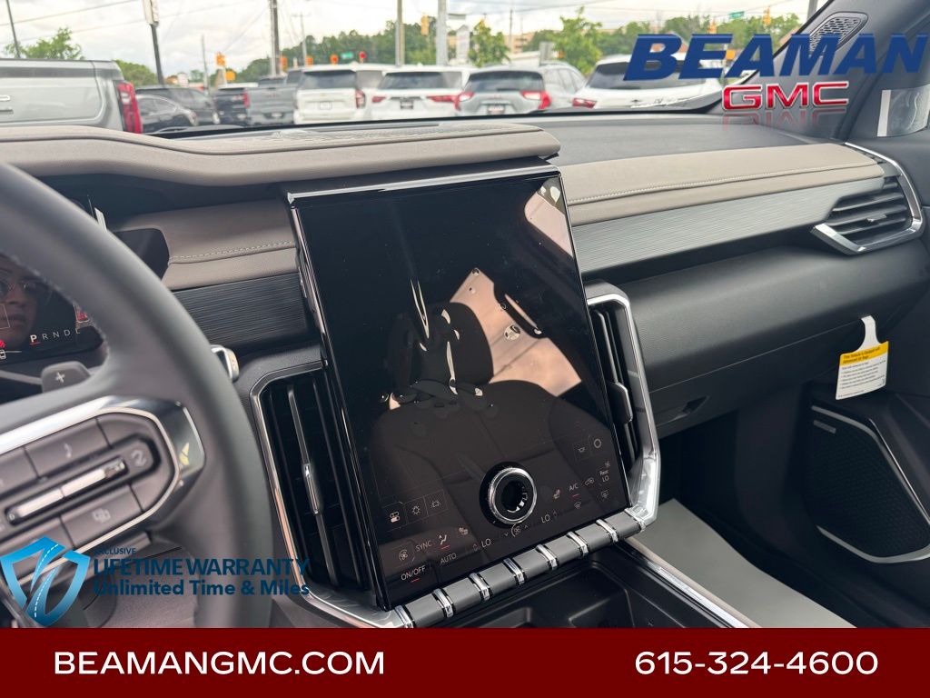 Vehicle image 17 of 32