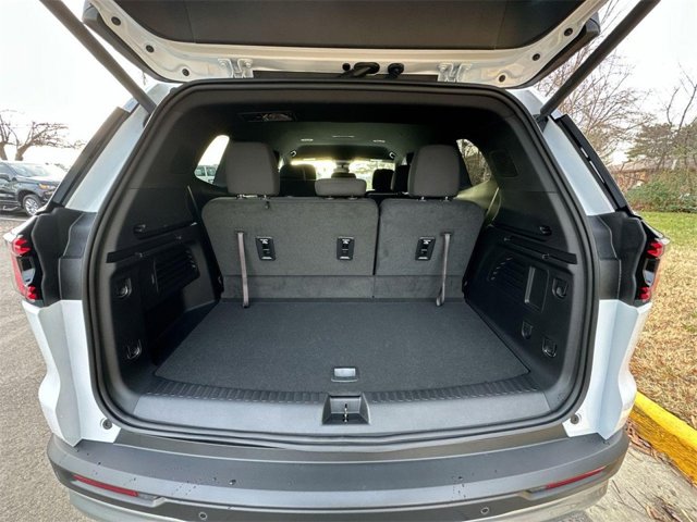 Vehicle image 23 of 26