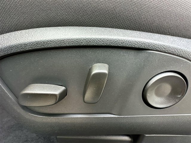 Vehicle image 11 of 26