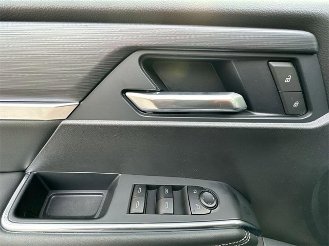 Vehicle image 12 of 26