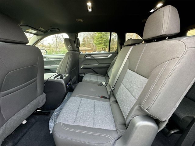 Vehicle image 21 of 26