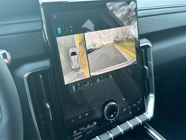 Vehicle image 16 of 26