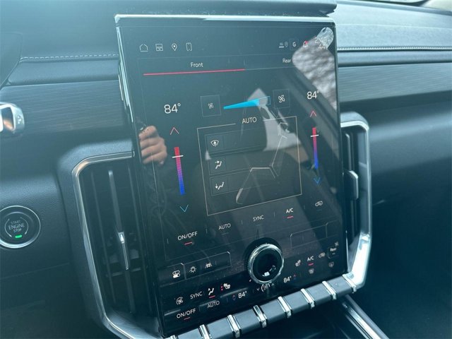 Vehicle image 18 of 26