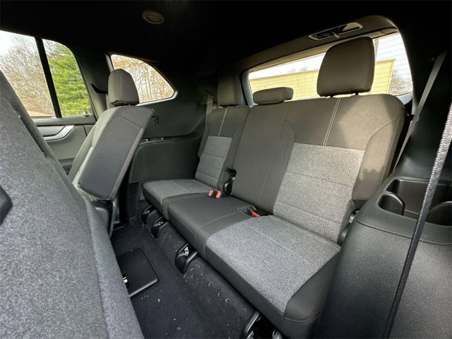 Vehicle image 22 of 26