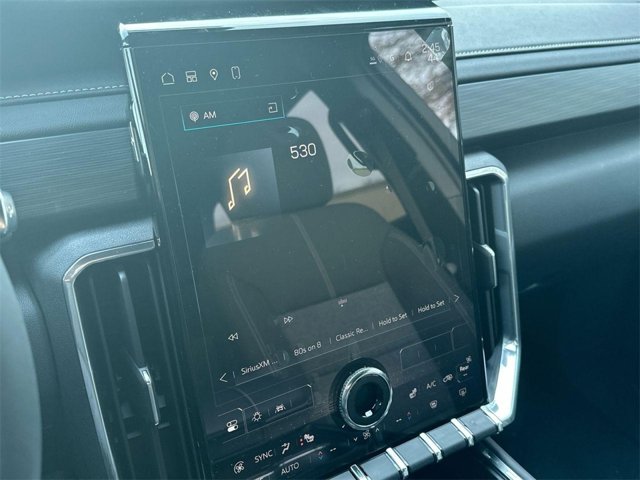 Vehicle image 15 of 26