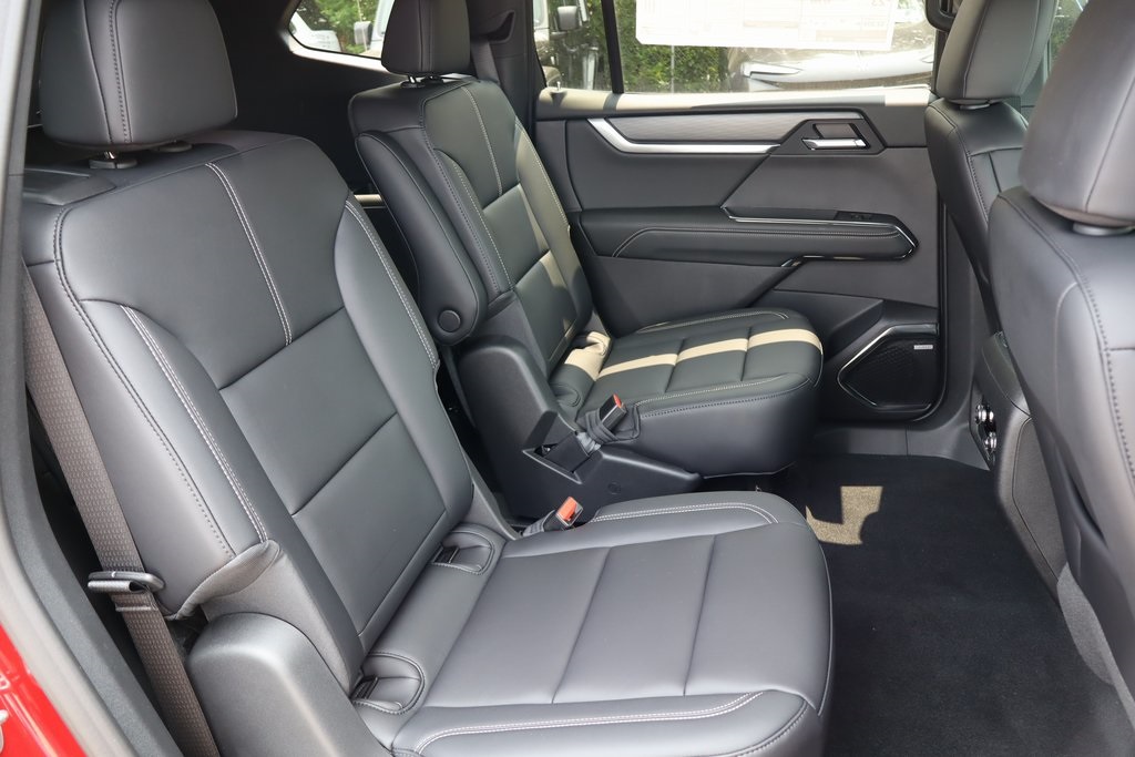 Vehicle image 18 of 23
