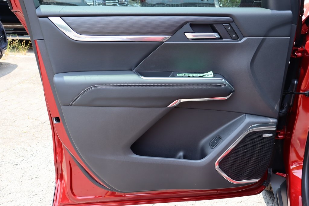 Vehicle image 7 of 23