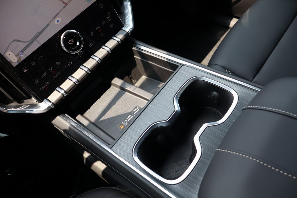 Vehicle image 13 of 23