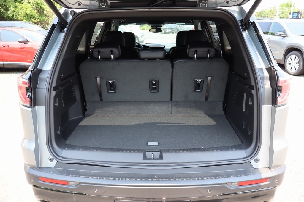 Vehicle image 16 of 23