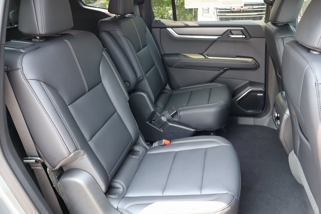Vehicle image 18 of 23
