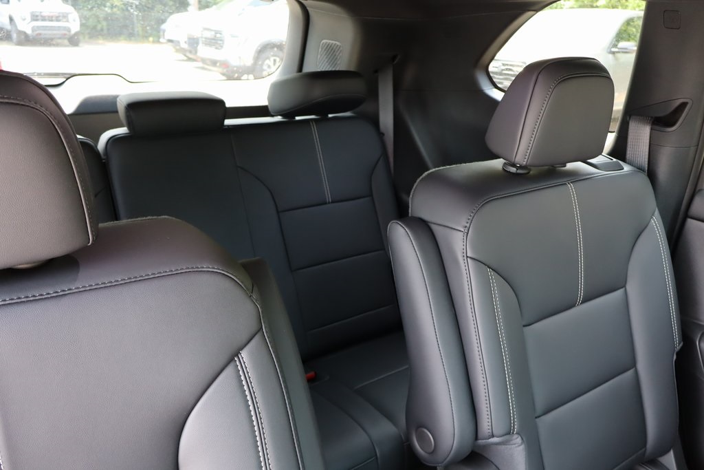 Vehicle image 19 of 23