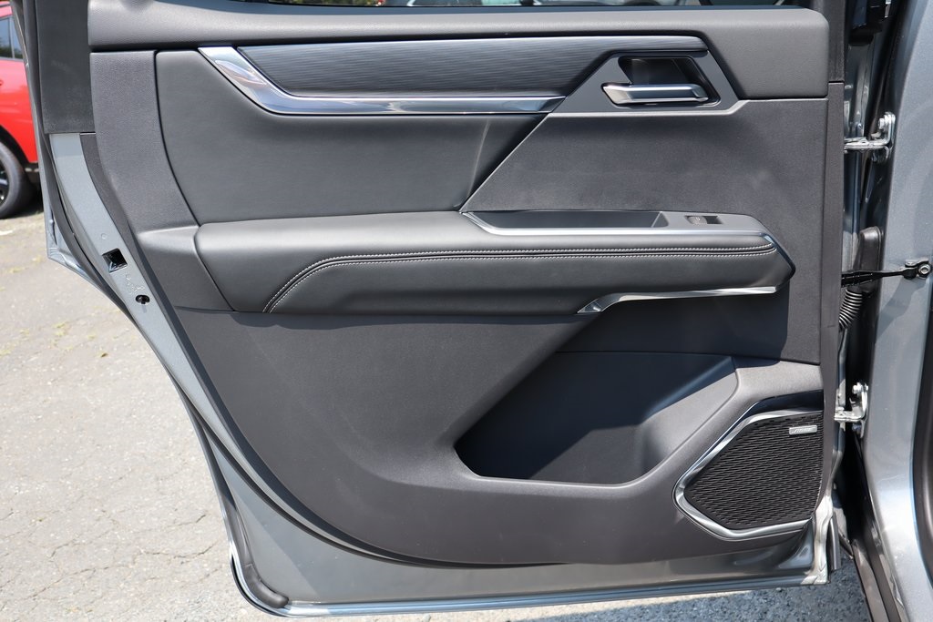 Vehicle image 14 of 23