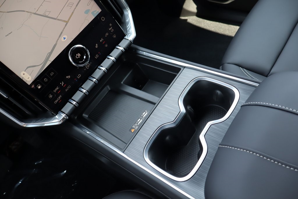 Vehicle image 13 of 23