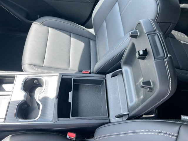 Vehicle image 19 of 23