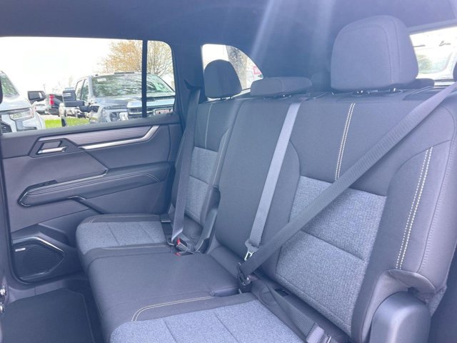 Vehicle image 21 of 24