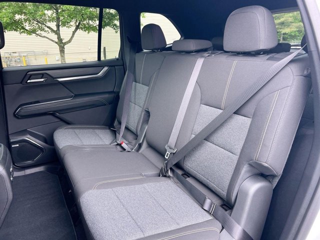 Vehicle image 18 of 20