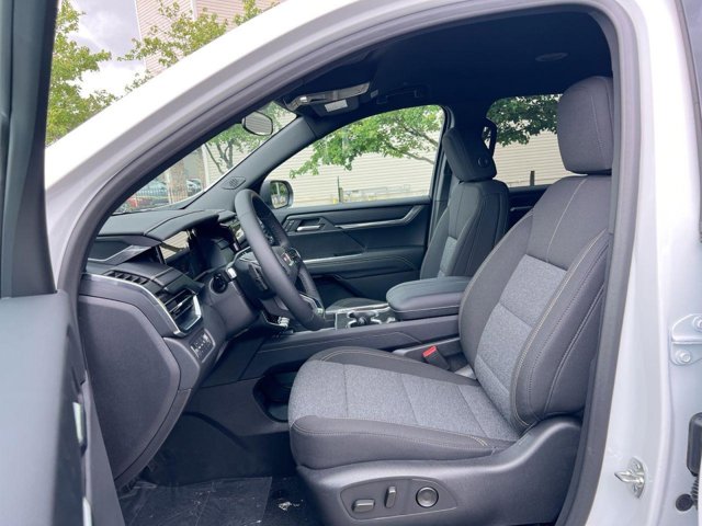 Vehicle image 10 of 20