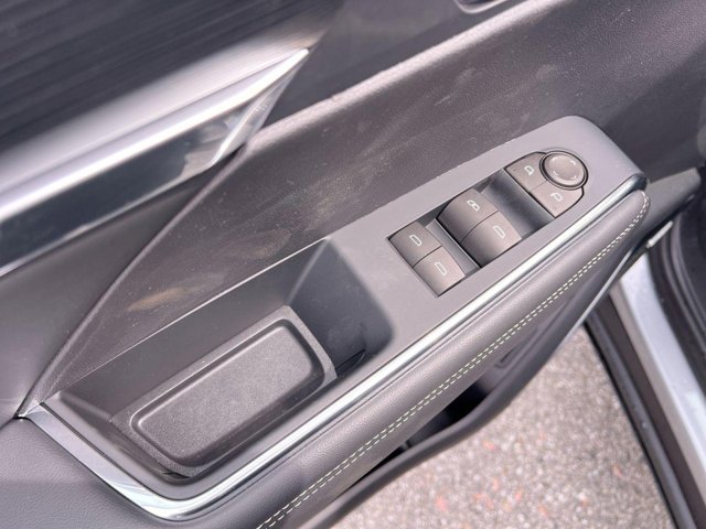 Vehicle image 12 of 21