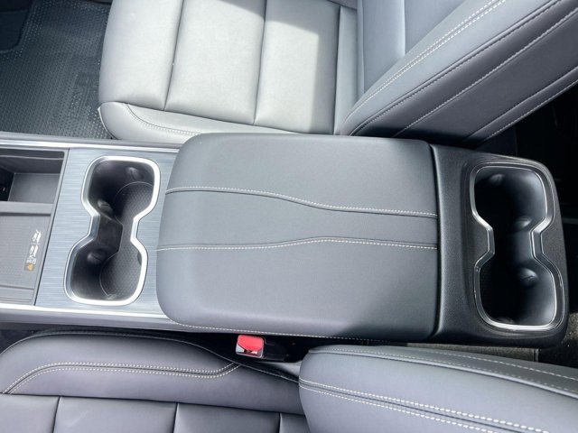 Vehicle image 18 of 21