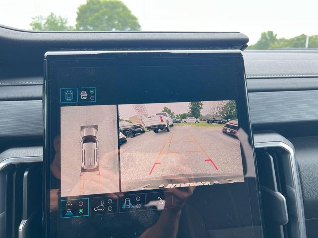 Vehicle image 14 of 20