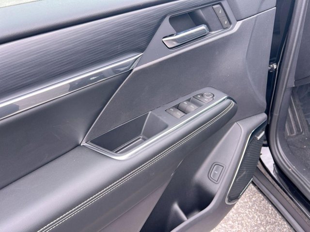 Vehicle image 11 of 20