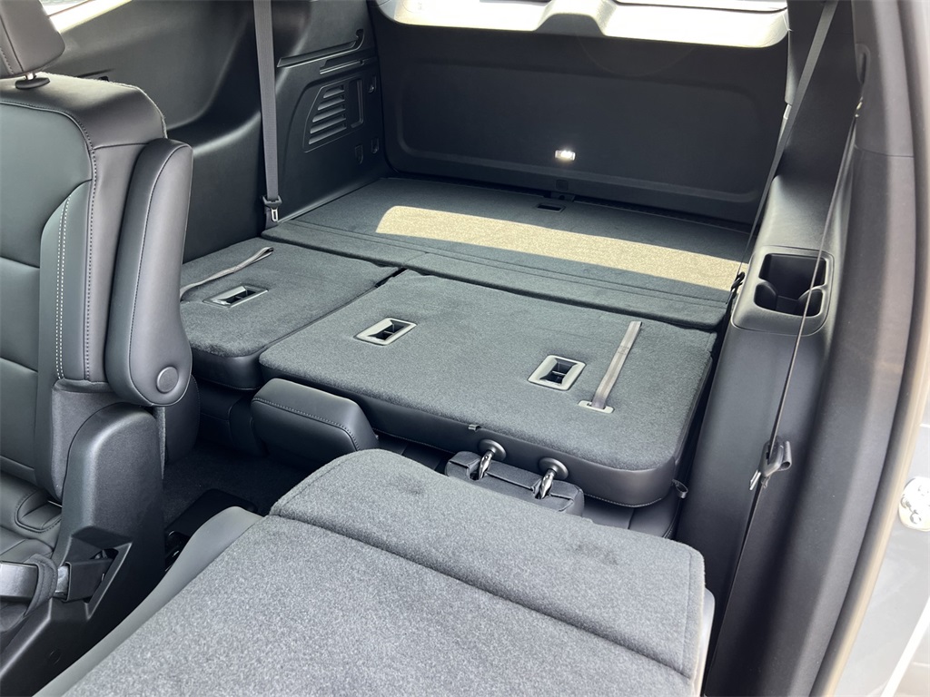 Vehicle image 27 of 31