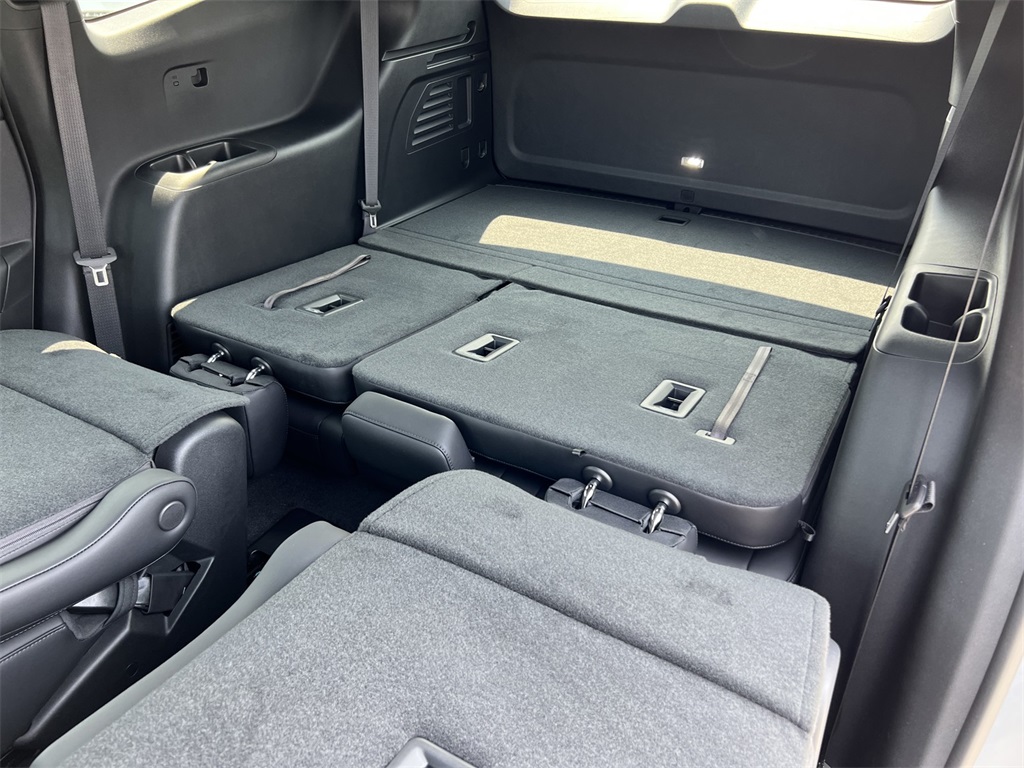 Vehicle image 28 of 31