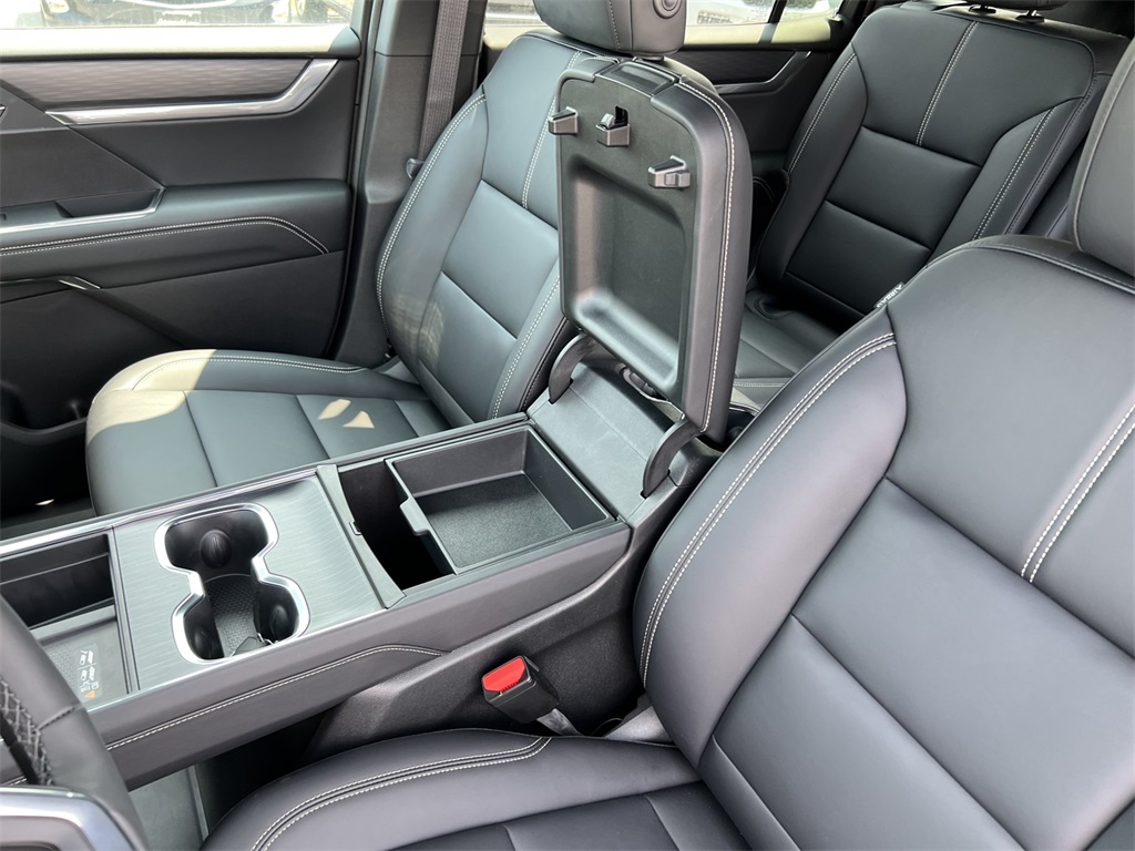 Vehicle image 24 of 31