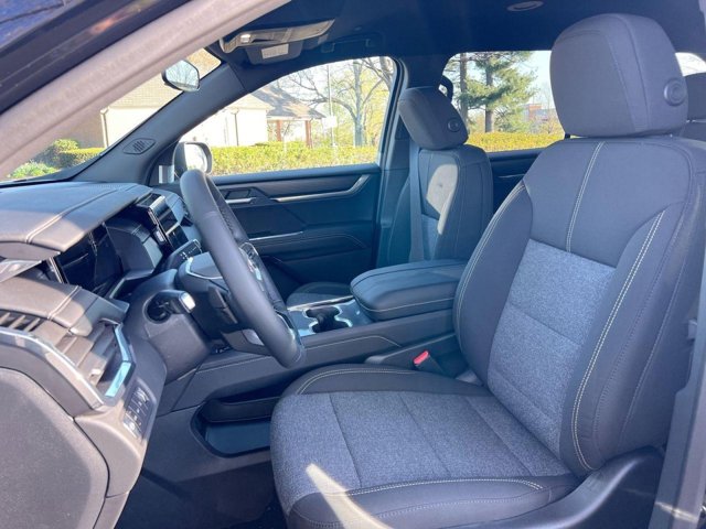 Vehicle image 10 of 22