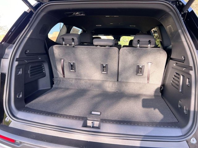 Vehicle image 21 of 22
