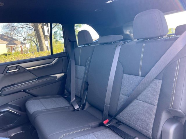 Vehicle image 19 of 22