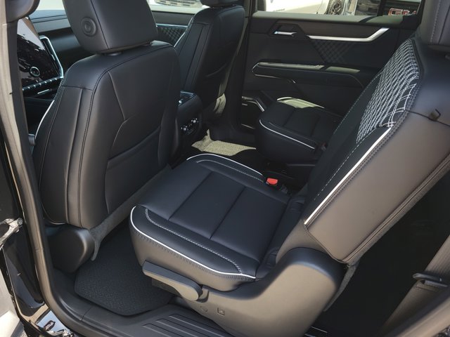Vehicle image 12 of 15