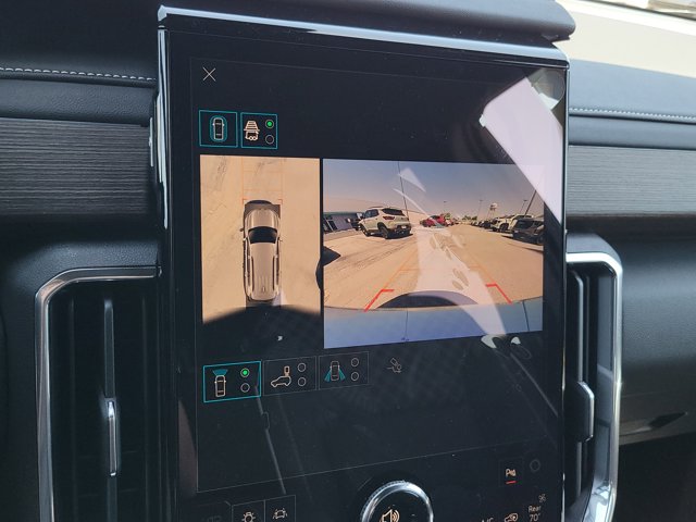 Vehicle image 8 of 15