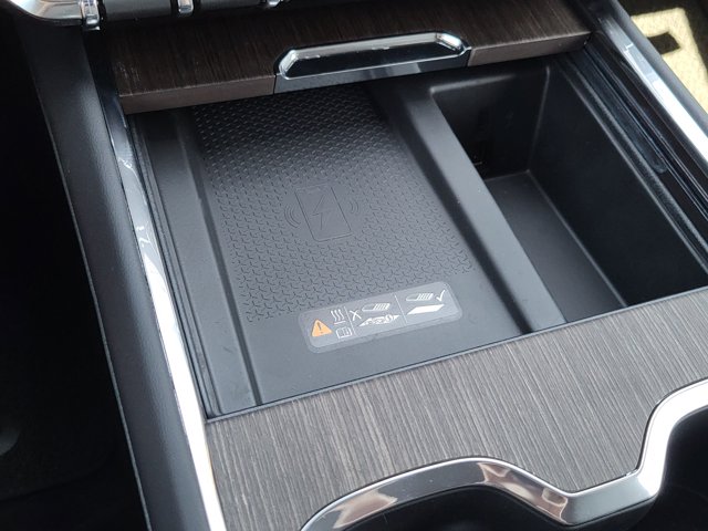 Vehicle image 10 of 15