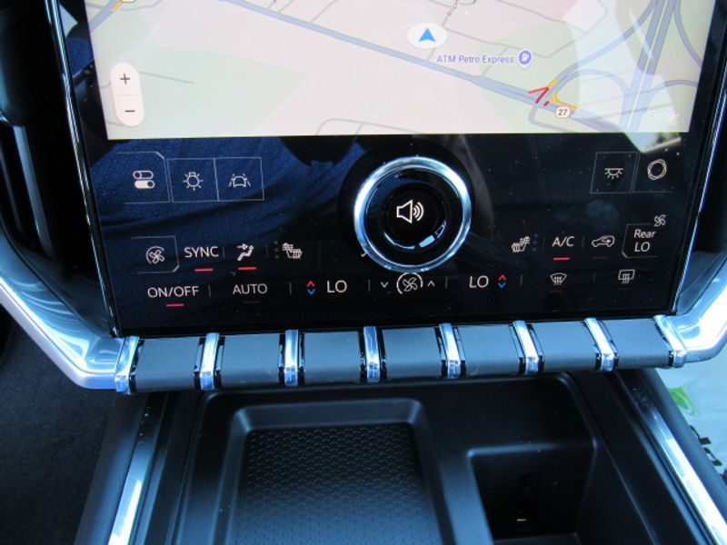 Vehicle image 23 of 26