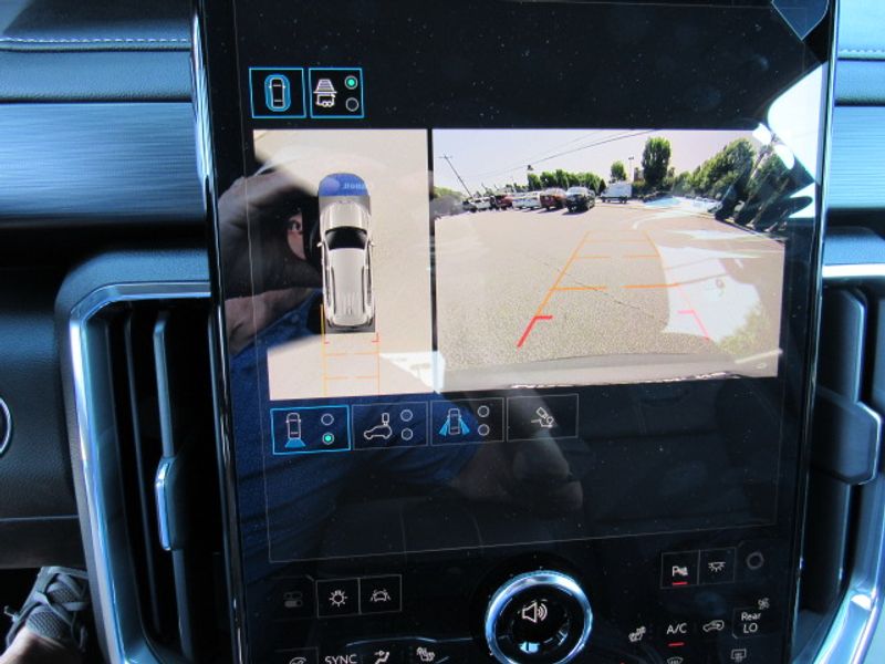 Vehicle image 18 of 26