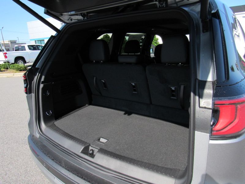 Vehicle image 9 of 26