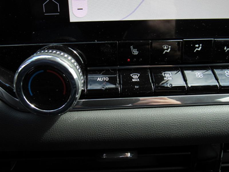 Vehicle image 12 of 23