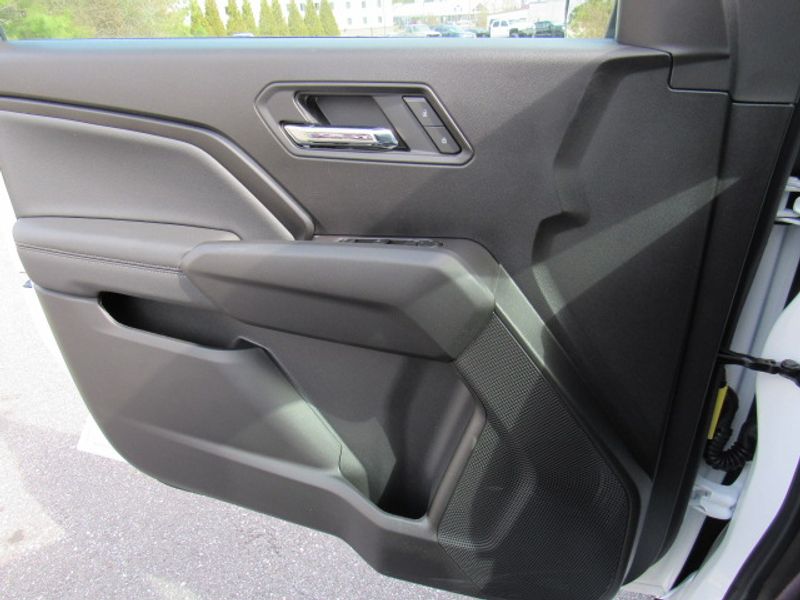 Vehicle image 8 of 23