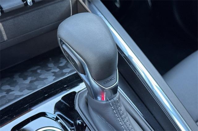 Vehicle image 24 of 33
