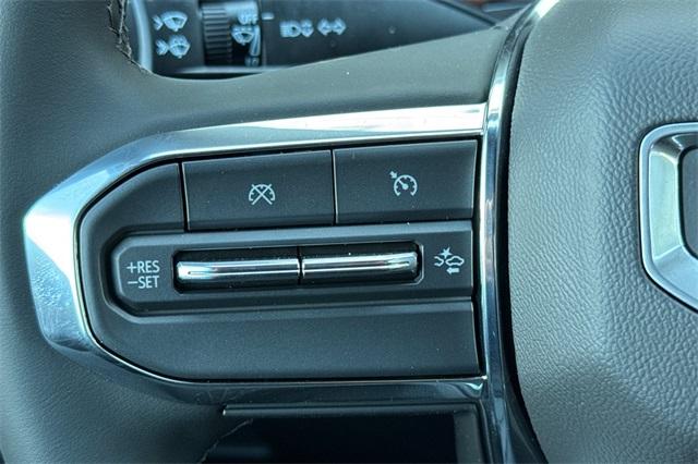 Vehicle image 27 of 33