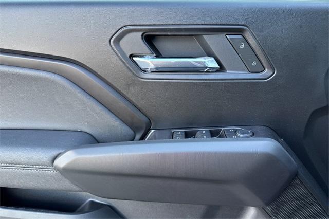 Vehicle image 11 of 33