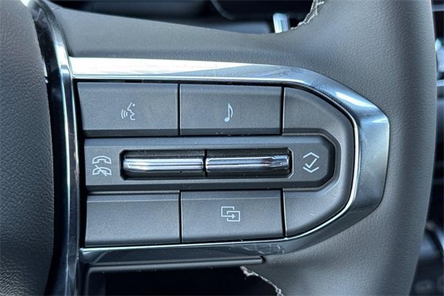 Vehicle image 28 of 33