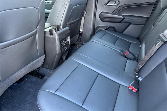 Vehicle image 13 of 33